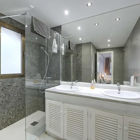 2033 Modern 3 Bed Large Terrace With Sun Loungers Lejlighed Marbella