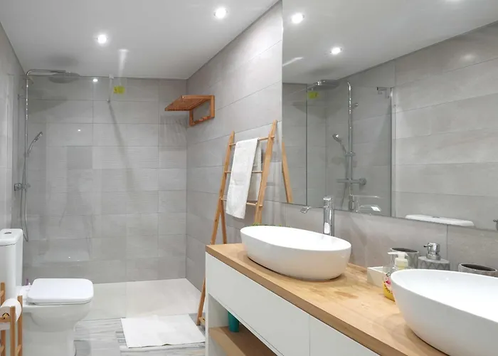 2033 Modern 3 Bed Large Terrace With Sun Loungers Marbella