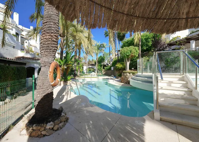 2033 Modern 3 Bed Large Terrace With Sun Loungers Marbella