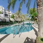 アパート 2033 Modern 3 Bed Large Terrace With Sun Loungers マルベーリャ