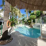 2033 Modern 3 Bed Large Terrace With Sun Loungers マルベーリャ