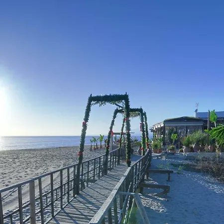 2033 Modern 3 Bed Large Terrace With Sun Loungers Appartement