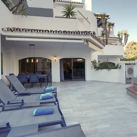 2033 Modern 3 Bed Large Terrace With Sun Loungers *