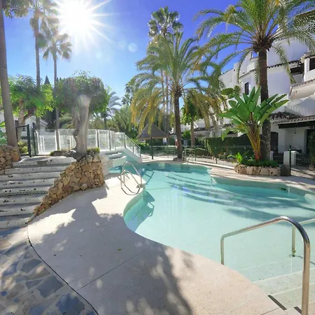 2033 Modern 3 Bed Large Terrace With Sun Loungers * 马尔韦利亚