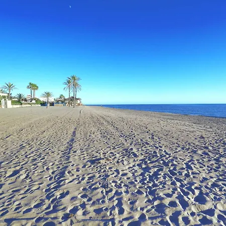 2033 Modern 3 Bed Large Terrace With Sun Loungers *