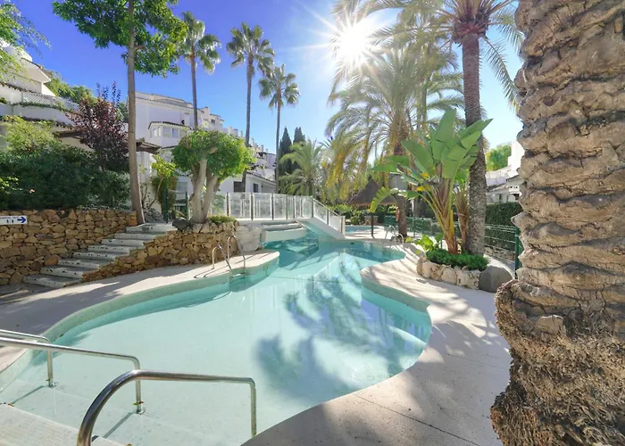 2033 Modern 3 Bed Large Terrace With Sun Loungers アパート