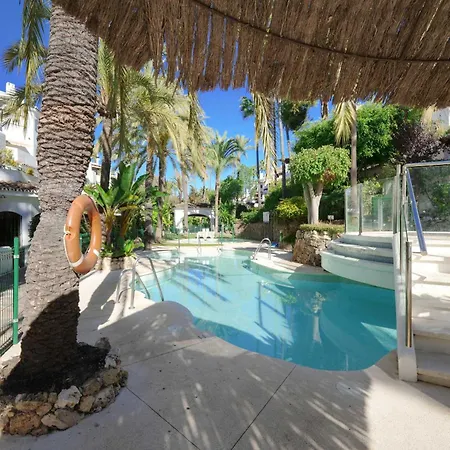 2033 Modern 3 Bed Large Terrace With Sun Loungers Marbella