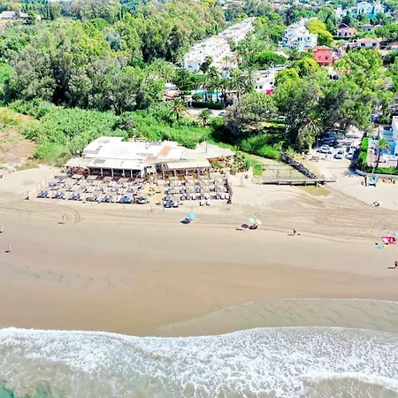 2033 Modern 3 Bed Large Terrace With Sun Loungers Apartman *