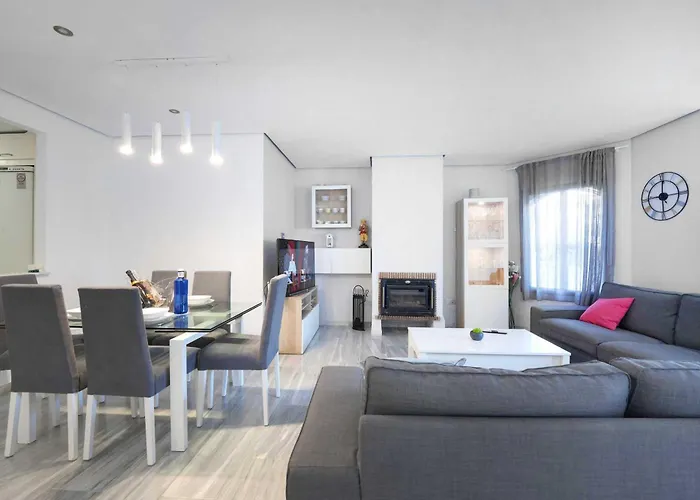 2033 Modern 3 Bed Large Terrace With Sun Loungers شقة ماربيا