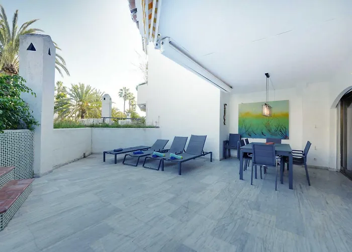 2033 Modern 3 Bed Large Terrace With Sun Loungers * ماربيا