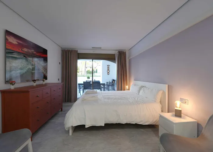 2033 Modern 3 Bed Large Terrace With Sun Loungers شقة *