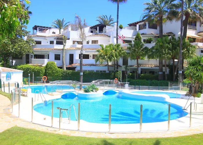 2033 Modern 3 Bed Large Terrace With Sun Loungers * ماربيا
